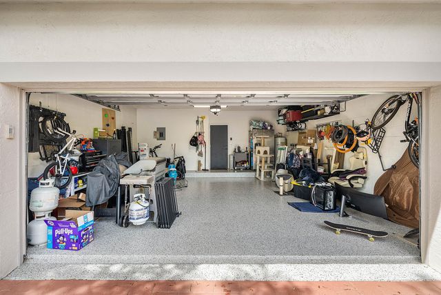 7505 NW 65th Lane, Parkland, FL 33067