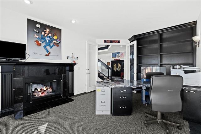 18155 Peninsula Way, Northville, MI 48168