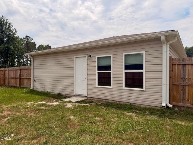 1105 Hope Farm Drive, Tarboro, NC 27886