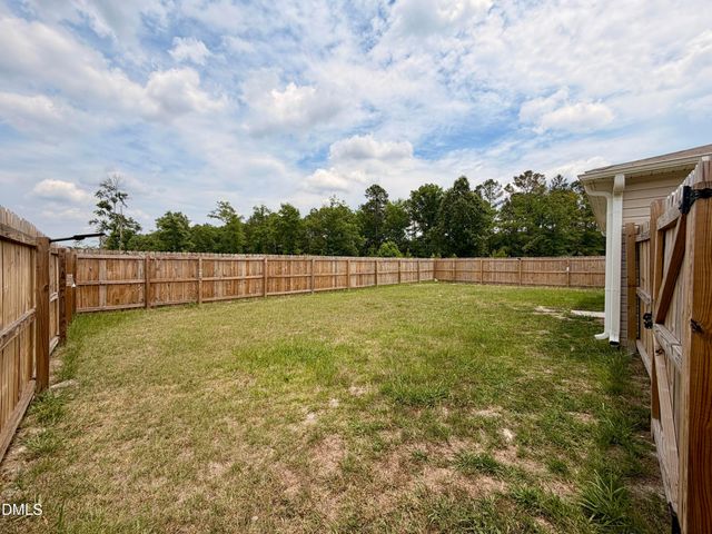 1105 Hope Farm Drive, Tarboro, NC 27886