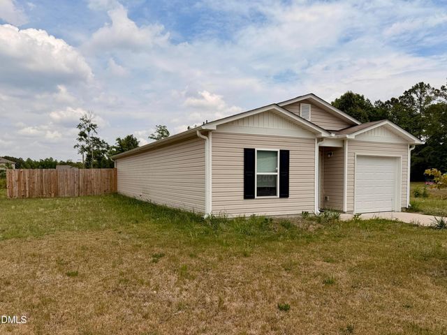 1105 Hope Farm Drive, Tarboro, NC 27886