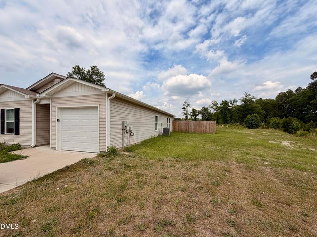 1105 Hope Farm Drive, Tarboro, NC 27886