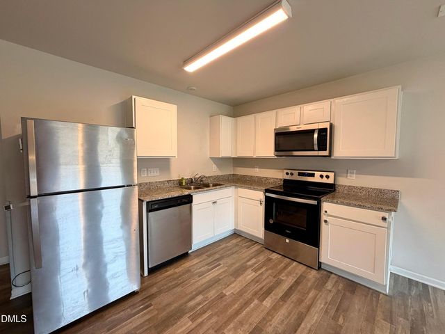 1105 Hope Farm Drive, Tarboro, NC 27886