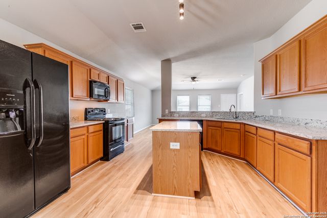 1710 Shieldhall, San Antonio, TX 78245