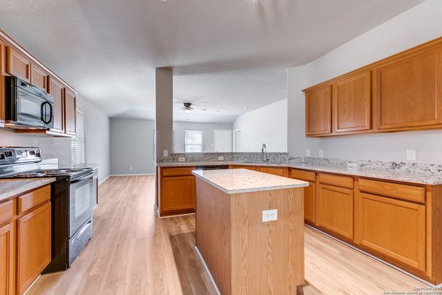 1710 Shieldhall, San Antonio, TX 78245