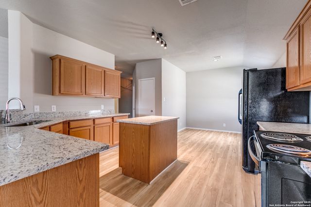 1710 Shieldhall, San Antonio, TX 78245