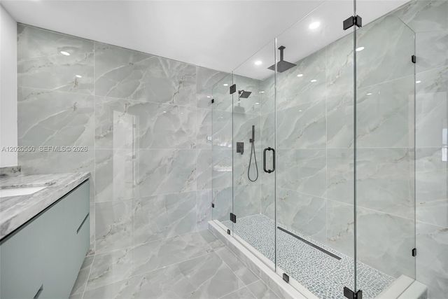 7868 NW 194th St, Hialeah, FL 33015