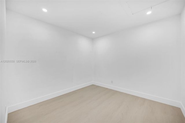 7868 NW 194th St, Hialeah, FL 33015