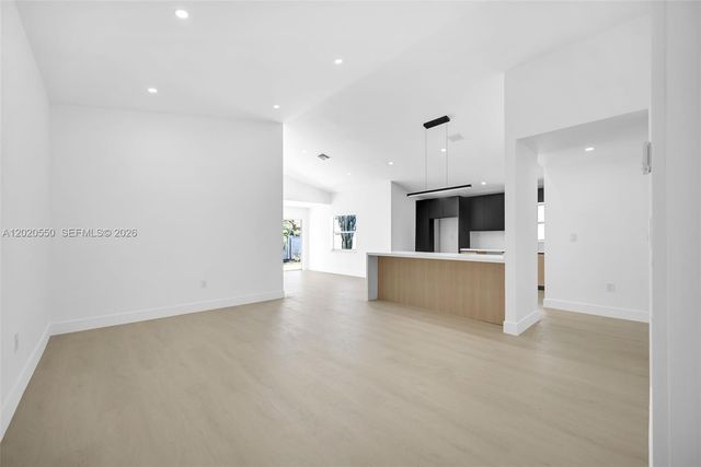 7868 NW 194th St, Hialeah, FL 33015