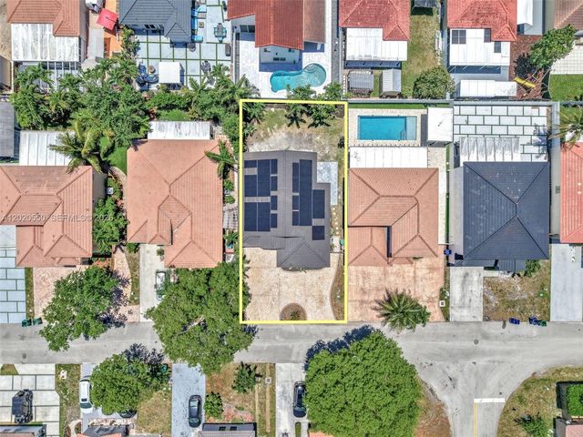 7868 NW 194th St, Hialeah, FL 33015
