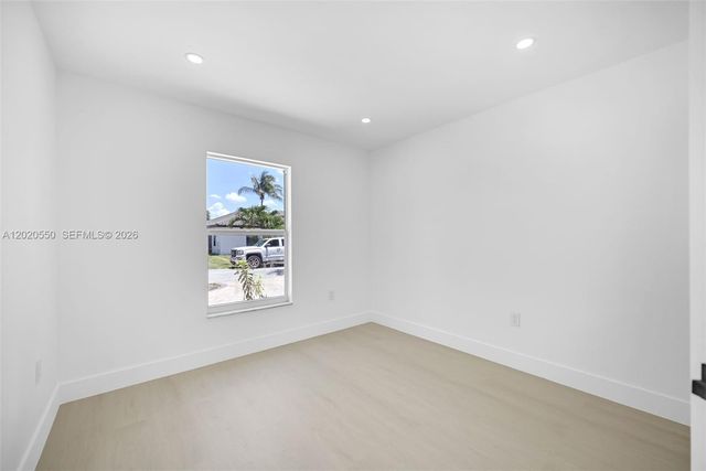 7868 NW 194th St, Hialeah, FL 33015