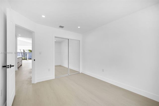 7868 NW 194th St, Hialeah, FL 33015