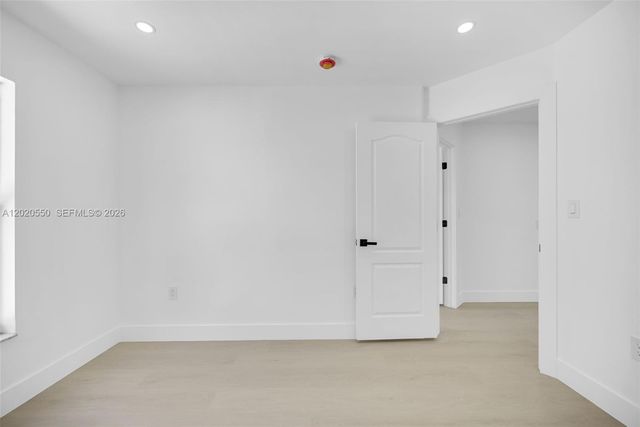 7868 NW 194th St, Hialeah, FL 33015