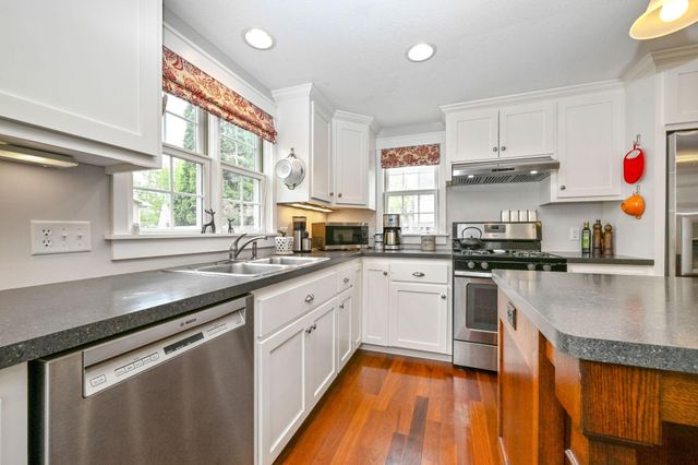 2837 Georgia Avenue S, Saint Louis Park, MN 55426