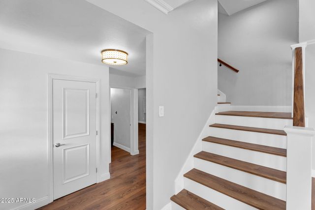 2542 W Nopal Avenue, Mesa, AZ 85202