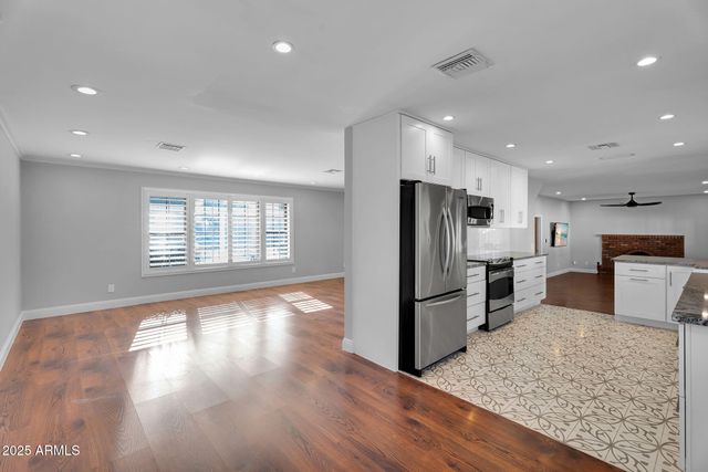 2542 W Nopal Avenue, Mesa, AZ 85202