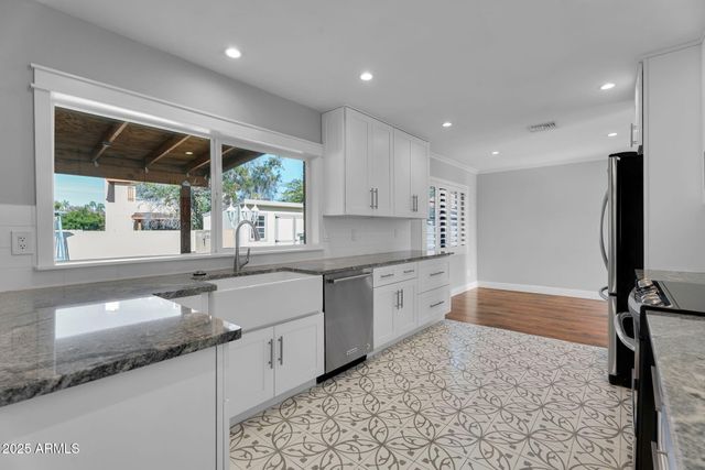 2542 W Nopal Avenue, Mesa, AZ 85202