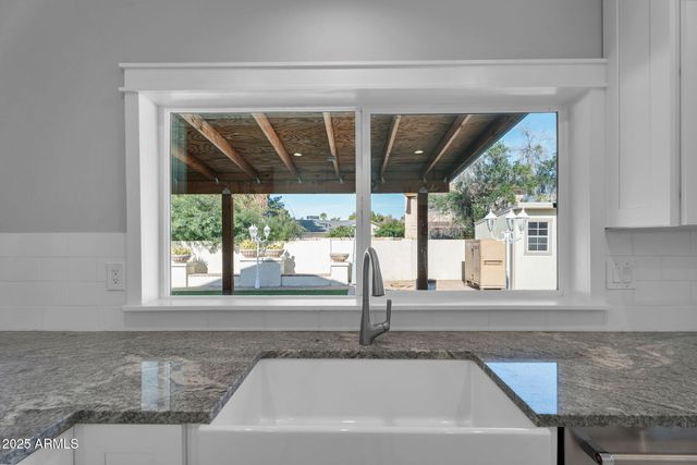 2542 W Nopal Avenue, Mesa, AZ 85202