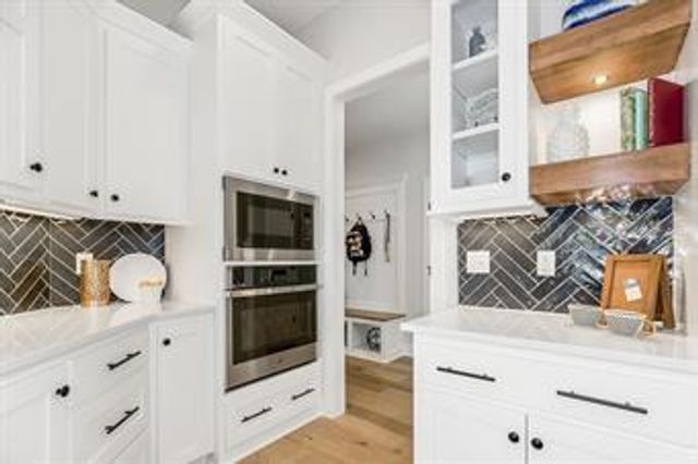 8004 Round Prairie Street, Shawnee, KS 66220