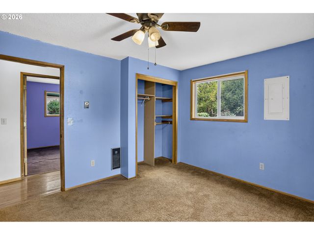 8490 Se DOWN Way, Milwaukie, OR 97267