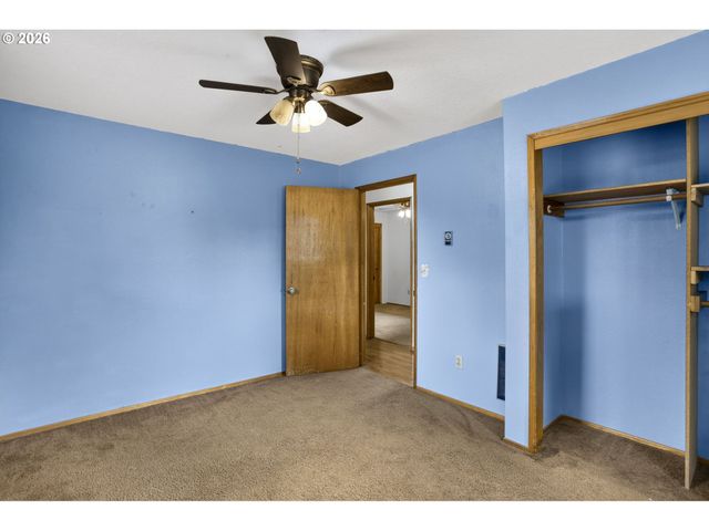 8490 Se DOWN Way, Milwaukie, OR 97267