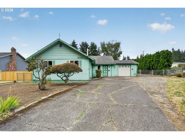 8490 Se DOWN Way, Milwaukie, OR 97267