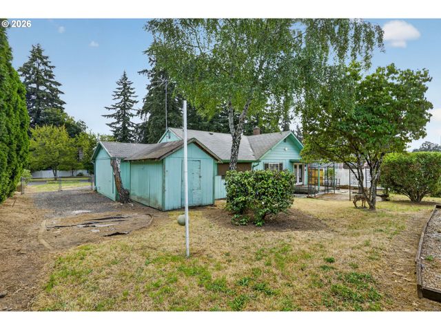 8490 Se DOWN Way, Milwaukie, OR 97267