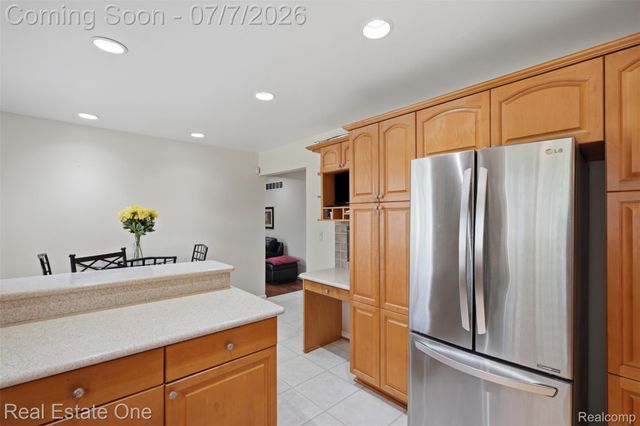 21455 Independence Drive, Southfield, MI 48076