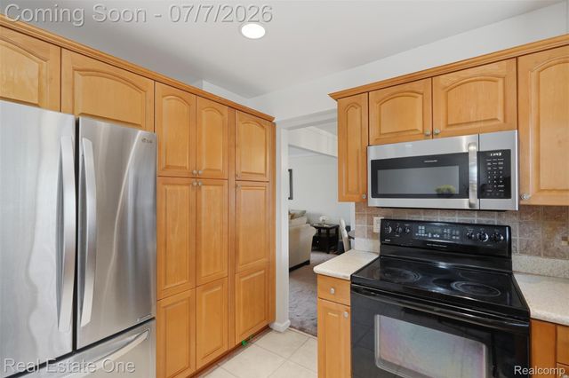 21455 Independence Drive, Southfield, MI 48076