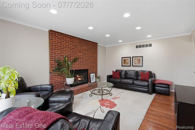 21455 Independence Drive, Southfield, MI 48076