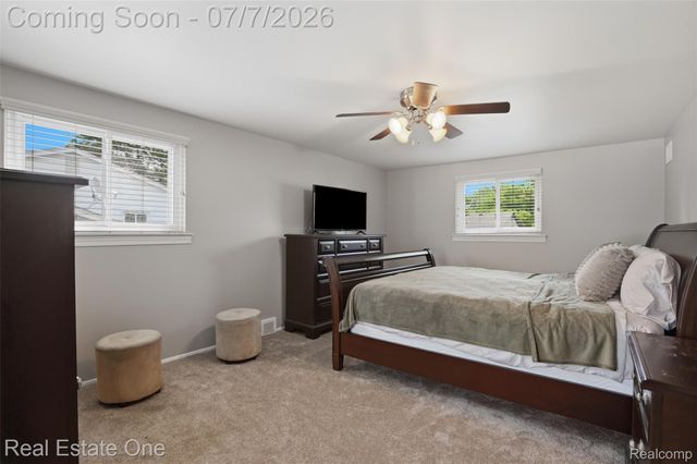 21455 Independence Drive, Southfield, MI 48076