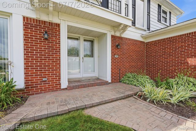 21455 Independence Drive, Southfield, MI 48076
