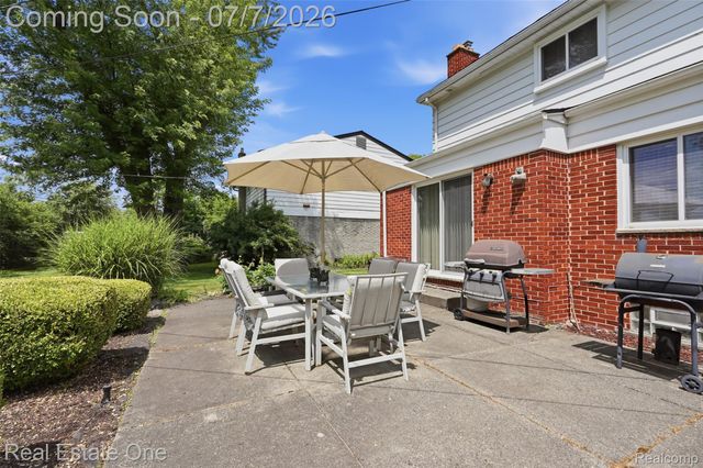 21455 Independence Drive, Southfield, MI 48076