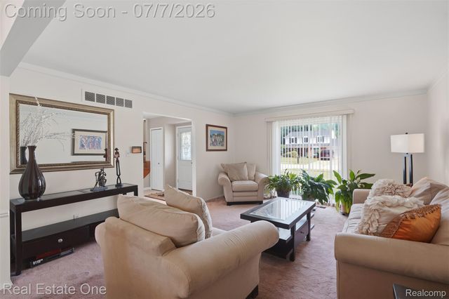 21455 Independence Drive, Southfield, MI 48076
