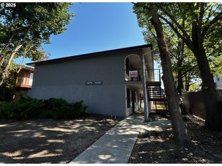 1479 HIGH St, Eugene, OR 97401