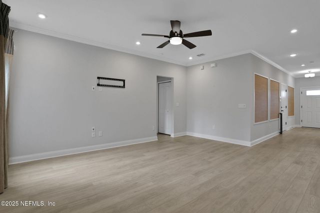 13863 HOLSINGER Boulevard, Jacksonville, FL 32256