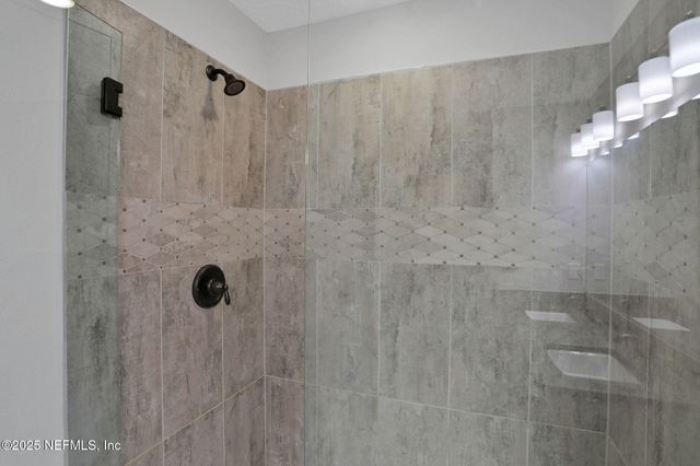 13863 HOLSINGER Boulevard, Jacksonville, FL 32256