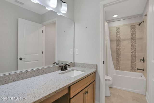 13863 HOLSINGER Boulevard, Jacksonville, FL 32256