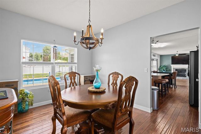 1 E Picketts Crossing, Edwardsville, IL 62025