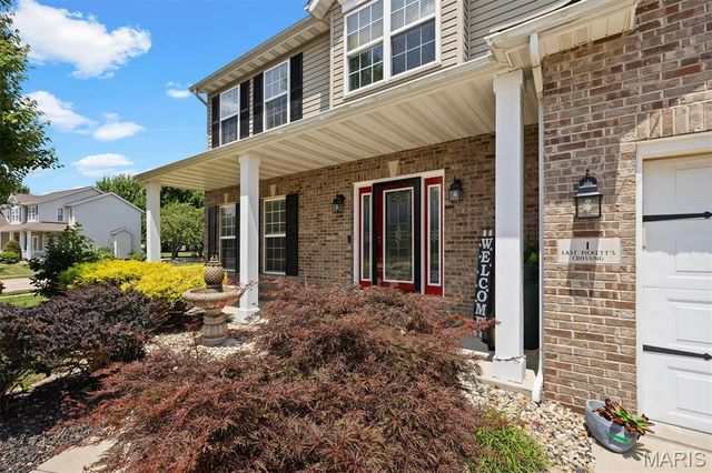 1 E Picketts Crossing, Edwardsville, IL 62025
