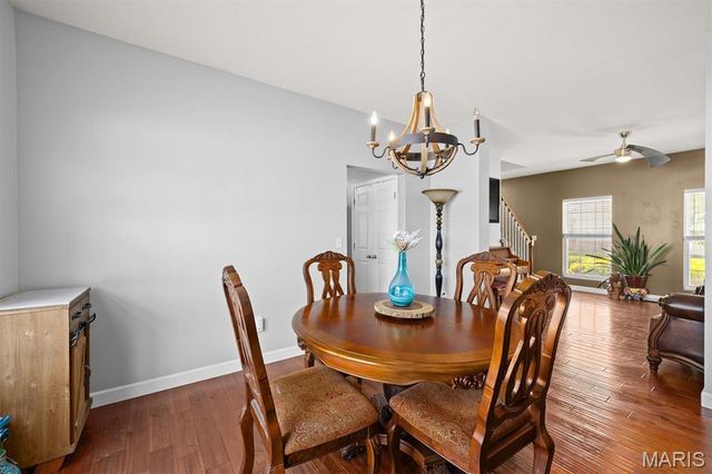 1 E Picketts Crossing, Edwardsville, IL 62025