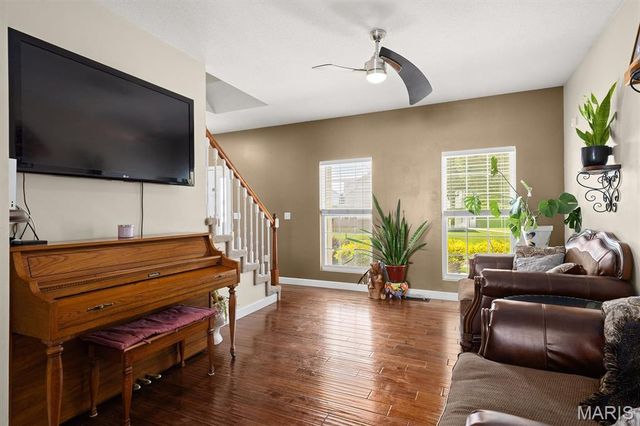 1 E Picketts Crossing, Edwardsville, IL 62025