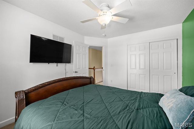 1 E Picketts Crossing, Edwardsville, IL 62025