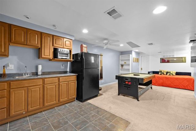 1 E Picketts Crossing, Edwardsville, IL 62025
