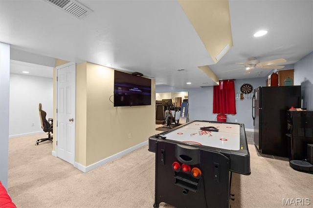 1 E Picketts Crossing, Edwardsville, IL 62025
