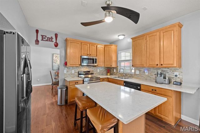 1 E Picketts Crossing, Edwardsville, IL 62025