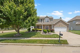 1 E Picketts Crossing, Edwardsville, IL 62025