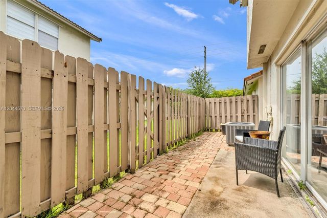 10857 NW 8th Street, Pembroke Pines, FL 33026
