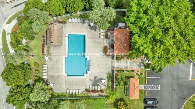 10857 NW 8th Street, Pembroke Pines, FL 33026