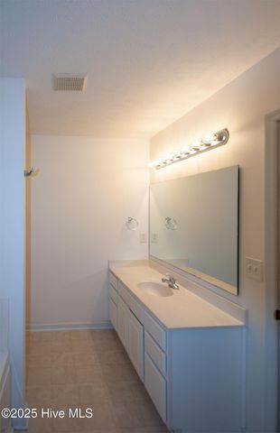 115 Birdie Court, Jacksonville, NC 28540